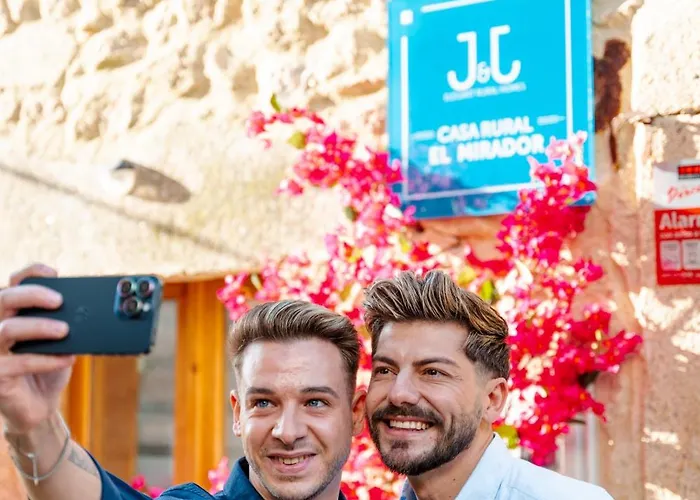 El Eden Con Piscina Y Jacuzzi Villa Montánchez