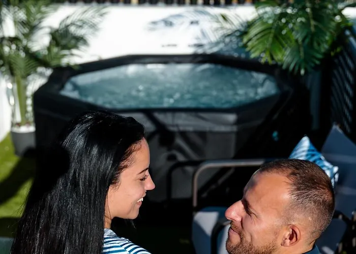 El Eden Con Piscina Y Jacuzzi וילה Montánchez